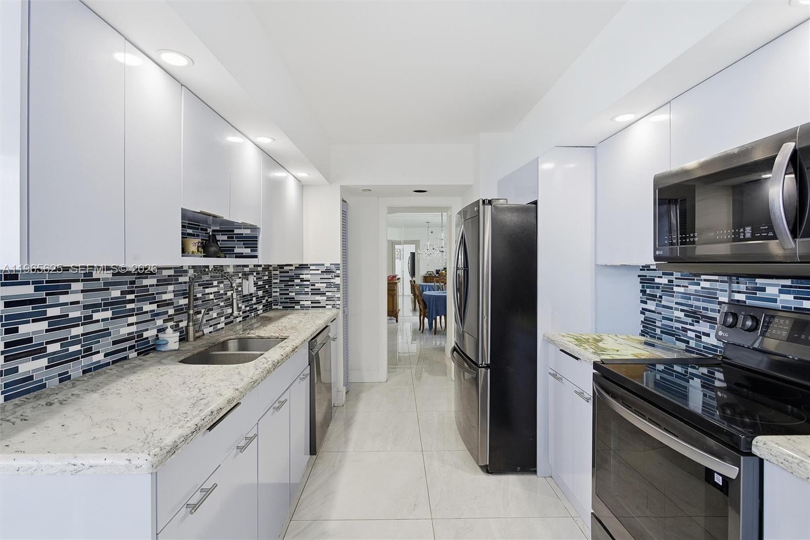 OCEANIA I CONDO - Residential