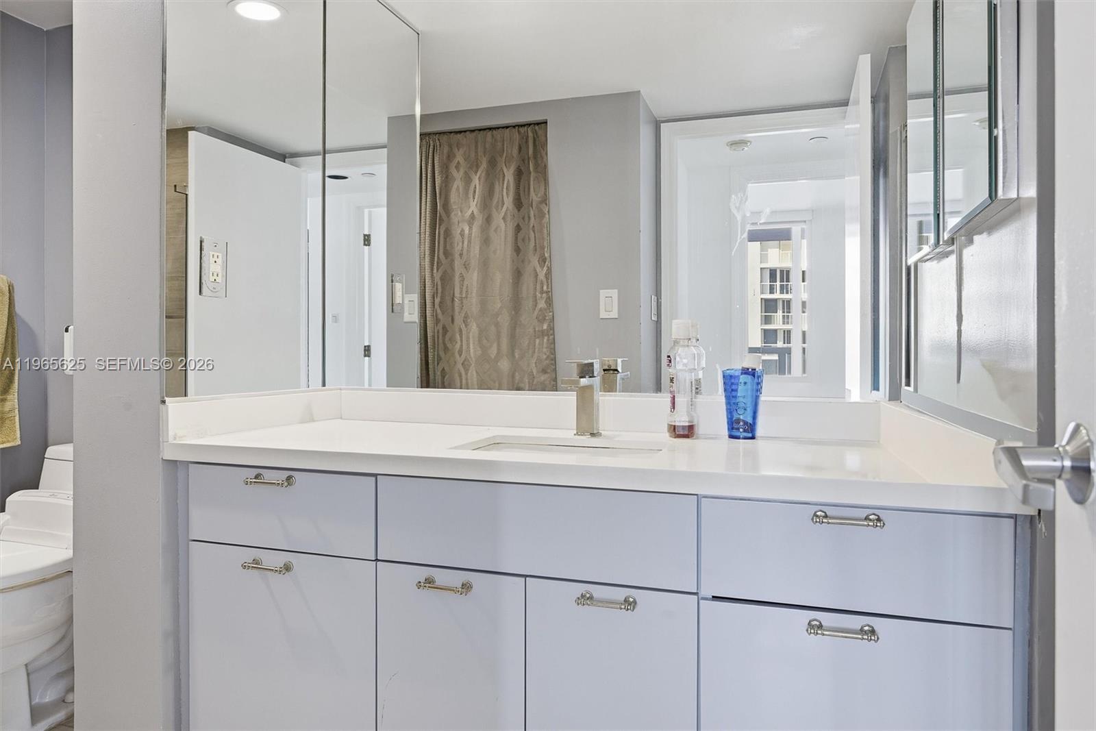 OCEANIA I CONDO - Residential