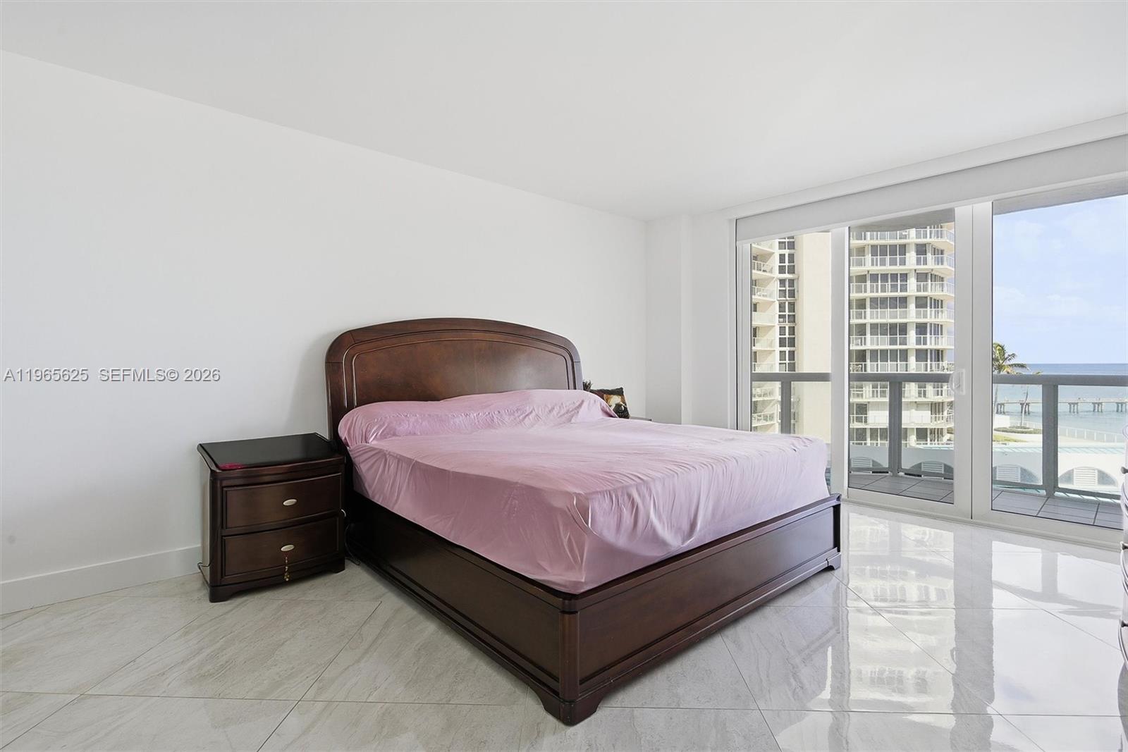 OCEANIA I CONDO - Residential