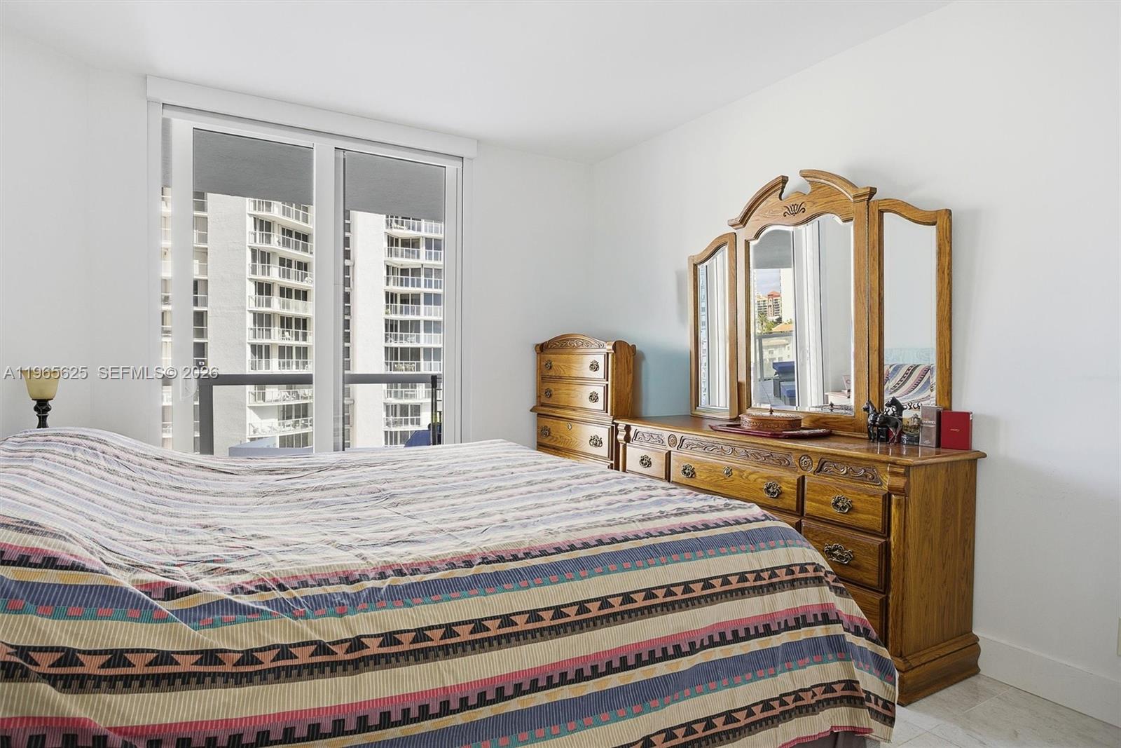 OCEANIA I CONDO - Residential