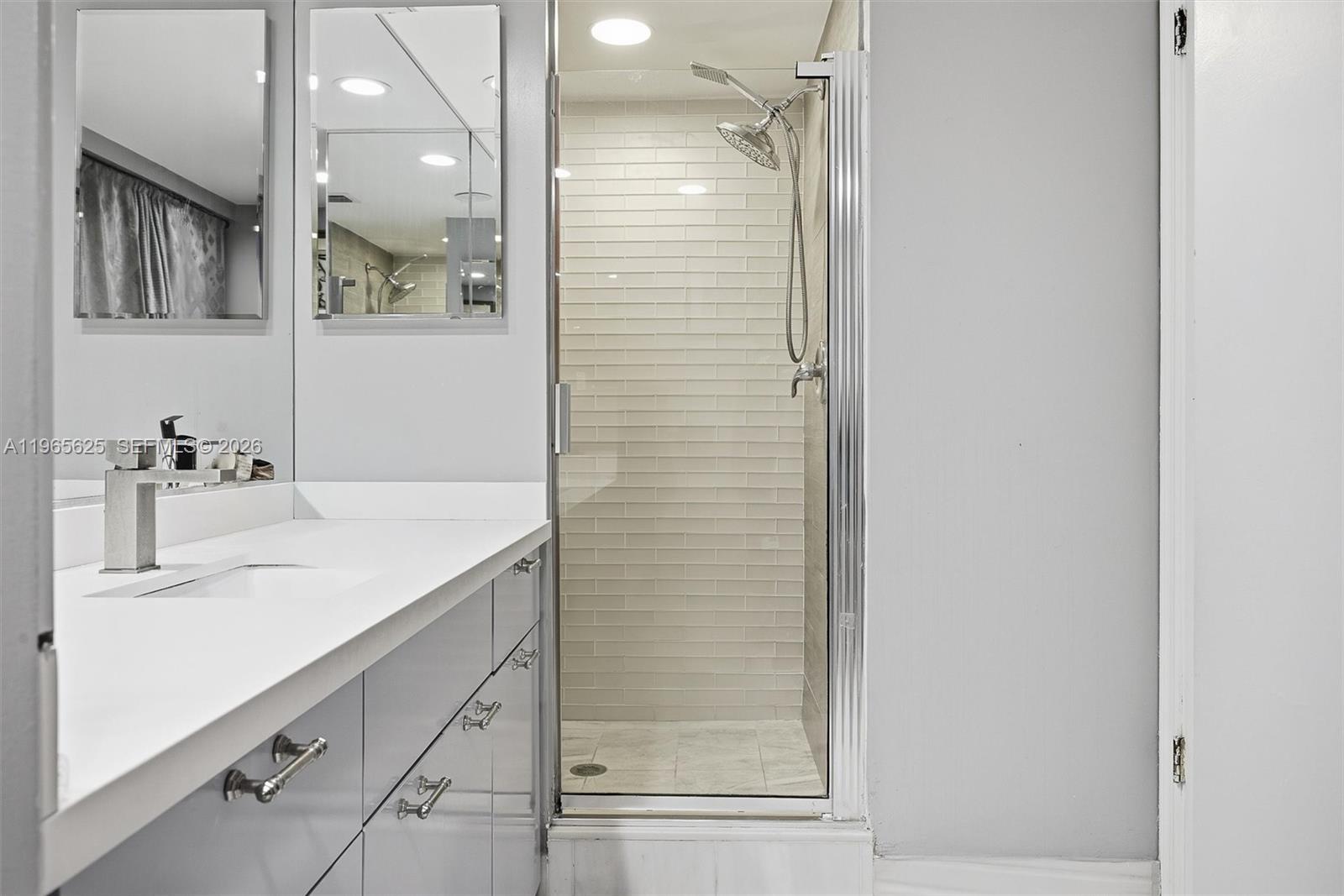 OCEANIA I CONDO - Residential