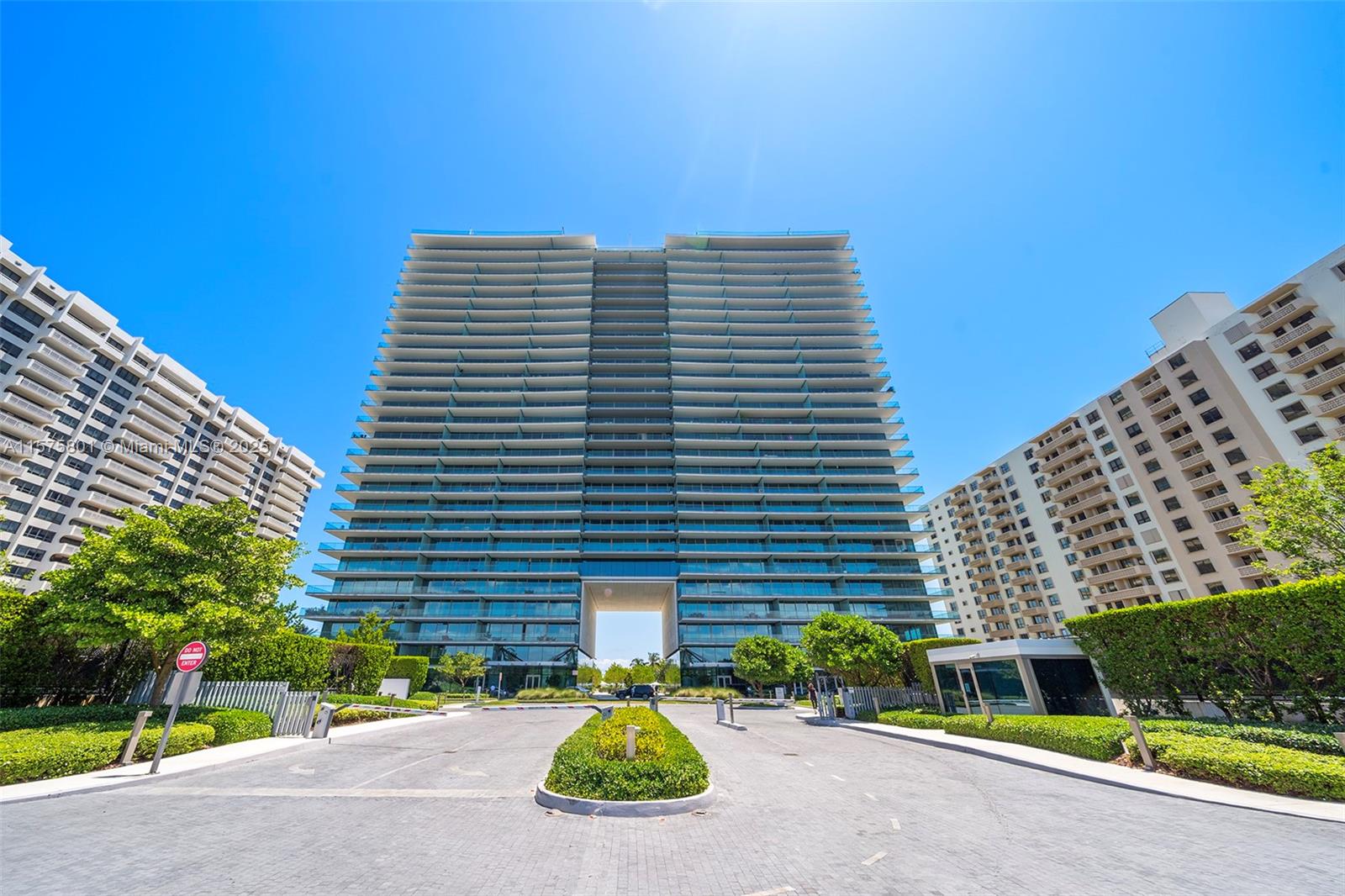 10201 Collins Ave 611