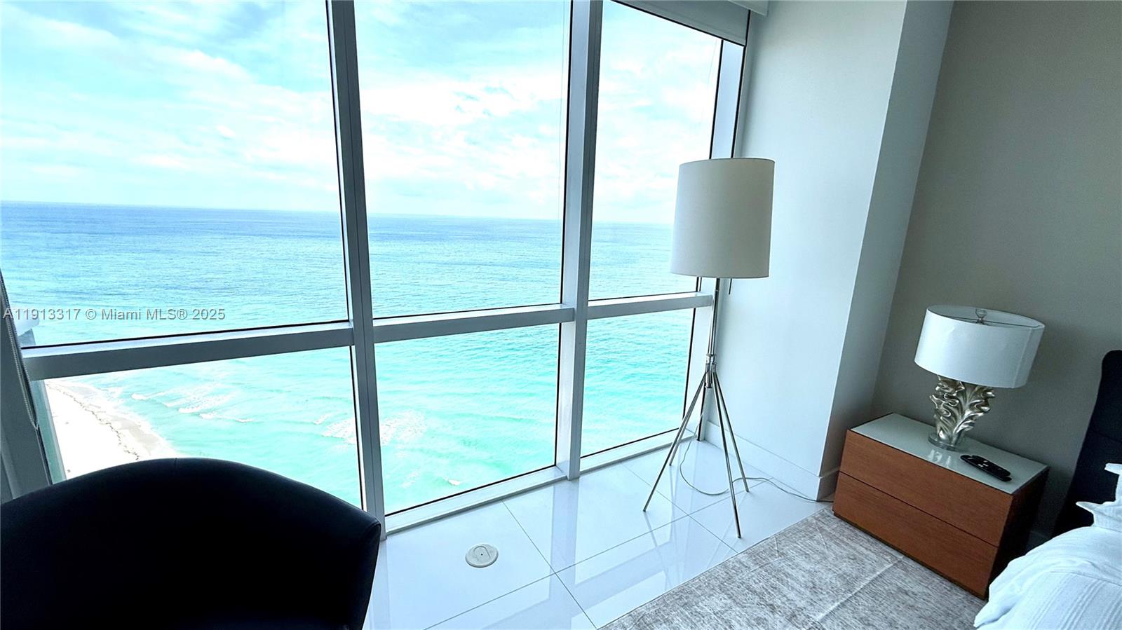 TRUMP ROYALE CONDO - Residential Lease