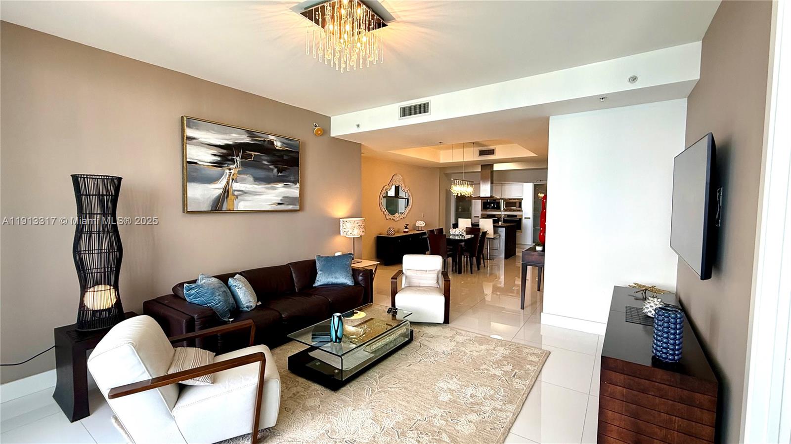 TRUMP ROYALE CONDO - Residential Lease