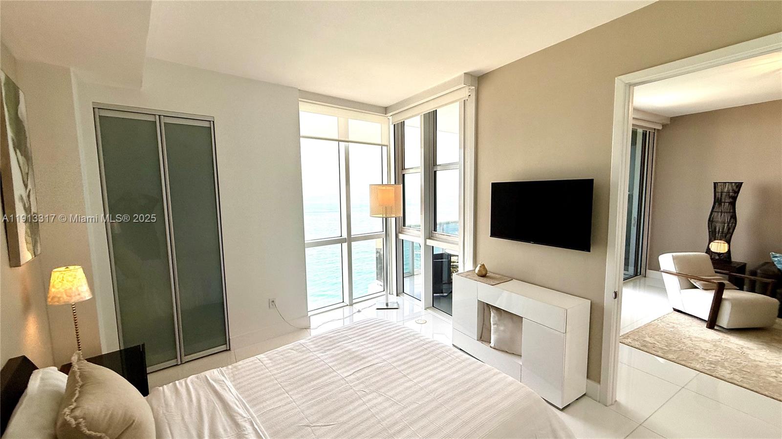 TRUMP ROYALE CONDO - Residential Lease