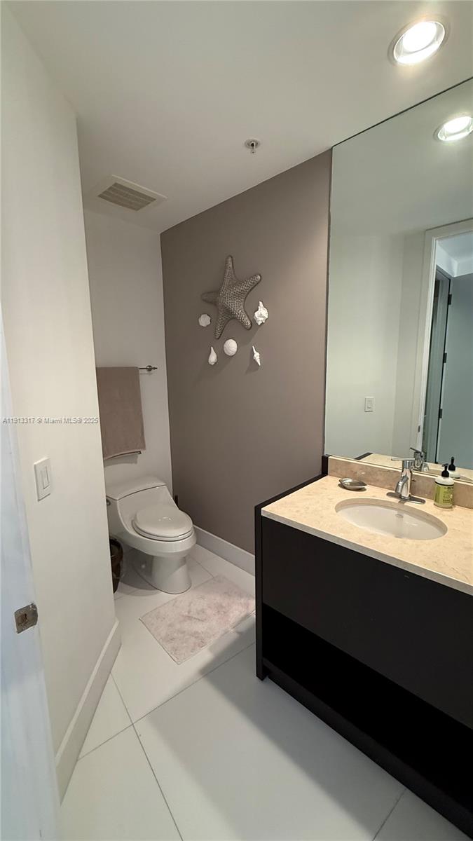 TRUMP ROYALE CONDO - Residential Lease