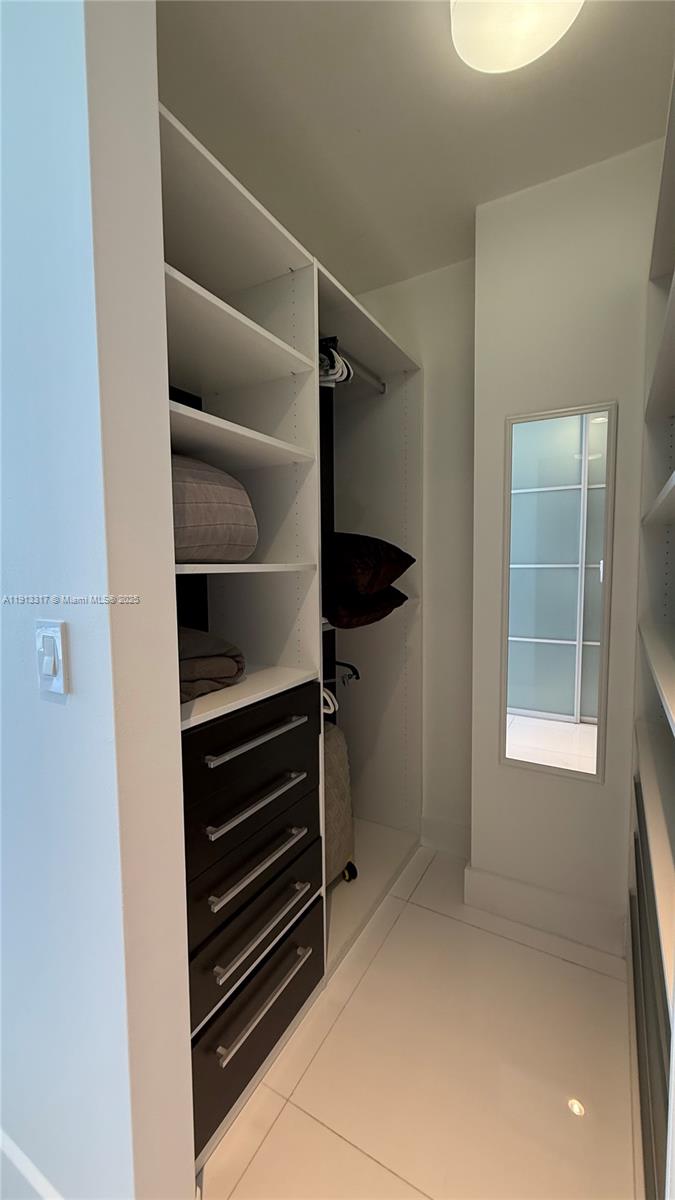 TRUMP ROYALE CONDO - Residential Lease