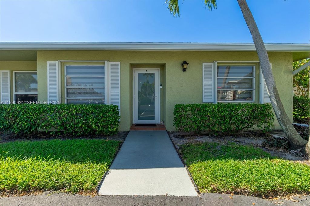Photo of 2400 Malayan Dr #94-D, Delray Beach, FL 33445 (MLS # A11990921)