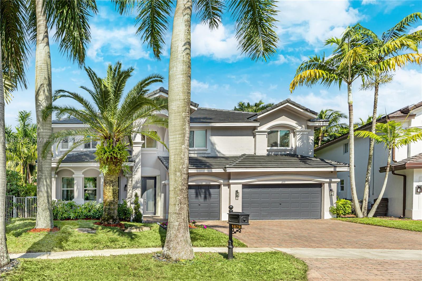 Rental Property at 1879 Hidden Trail Ln, Weston, Broward County, Florida - Bedrooms: 6 
Bathrooms: 4  - $9,500 MO.
