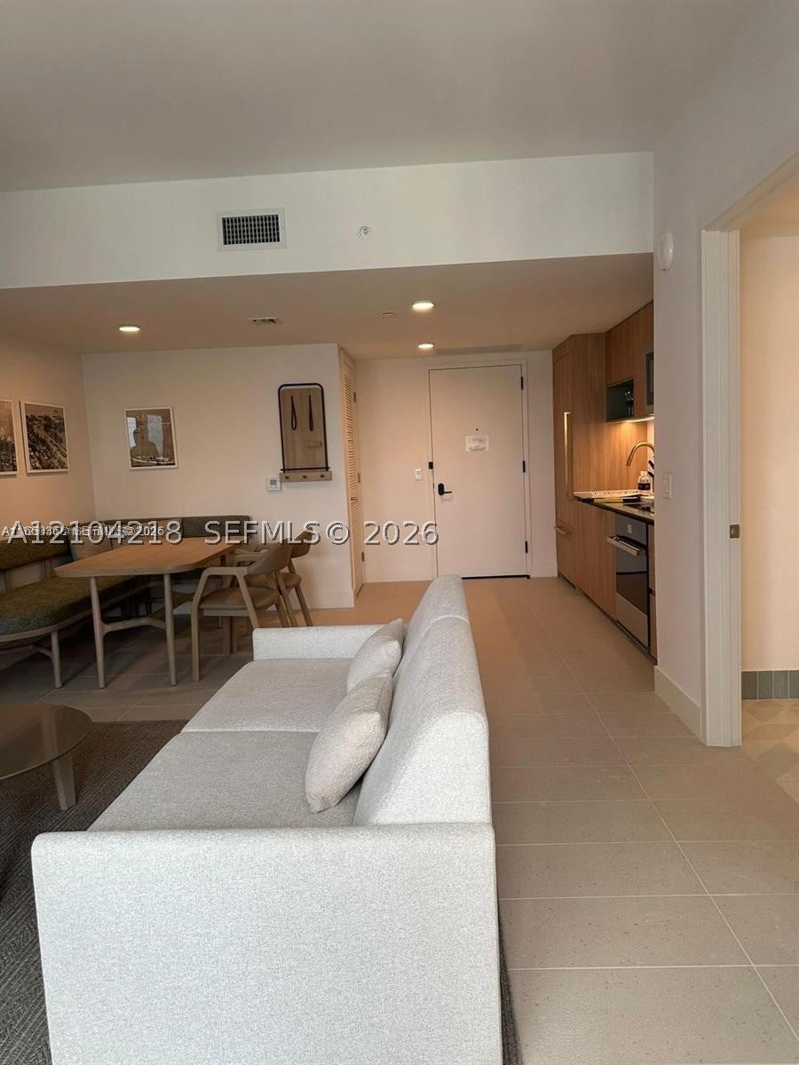 159 NE 6th St 3513
