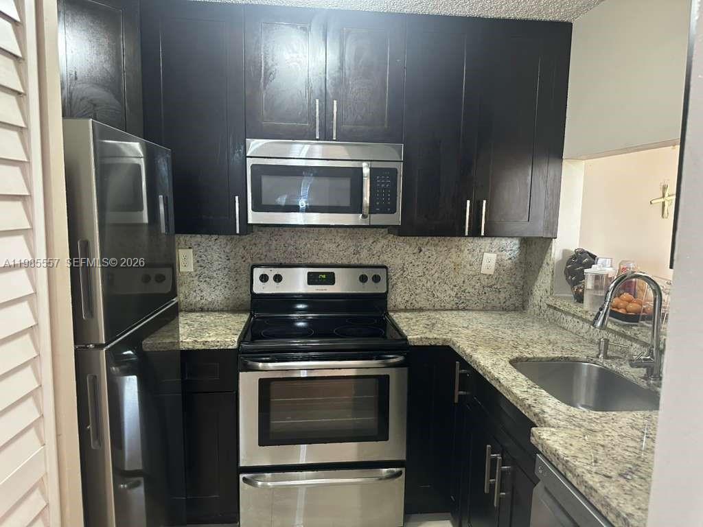 FONTAINEBLEAU GARDENS CON - Residential