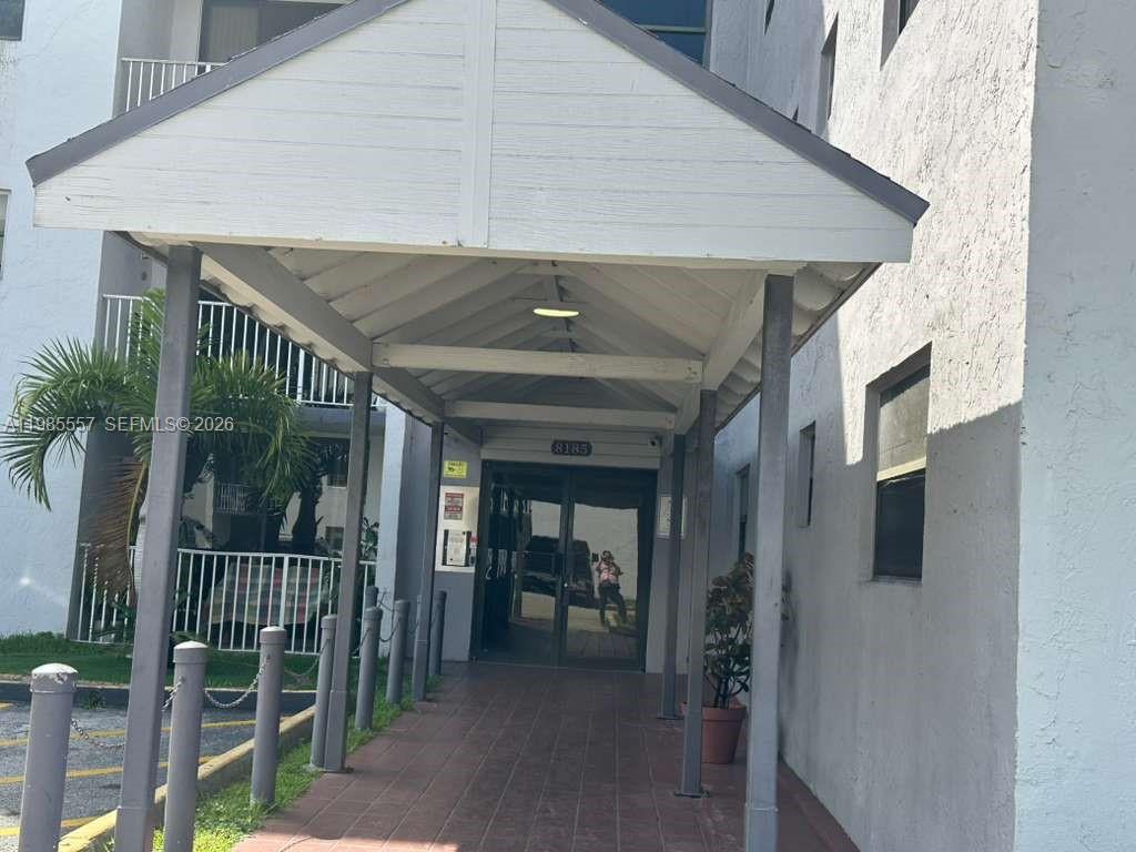 FONTAINEBLEAU GARDENS CON - Residential