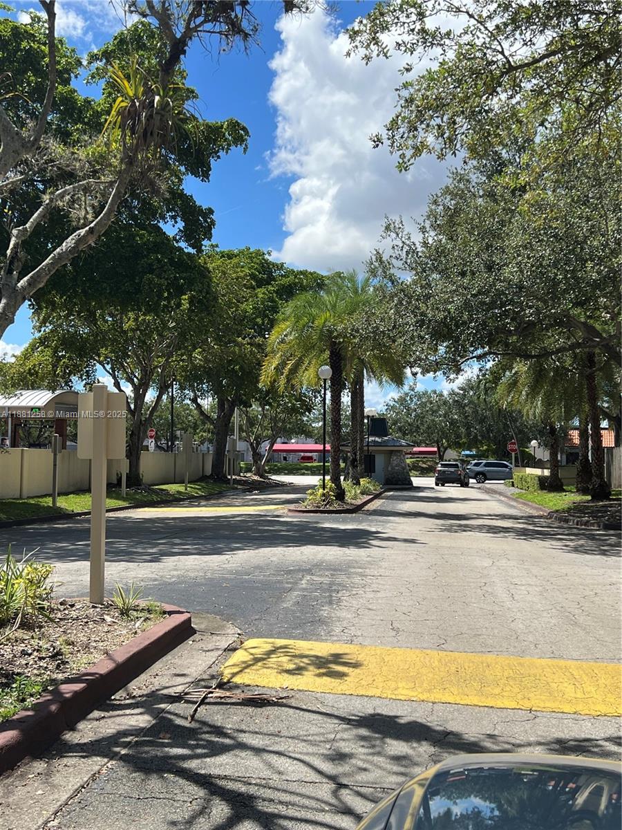 KENDALE LK TOWNHOUSE COND - Residential Lease