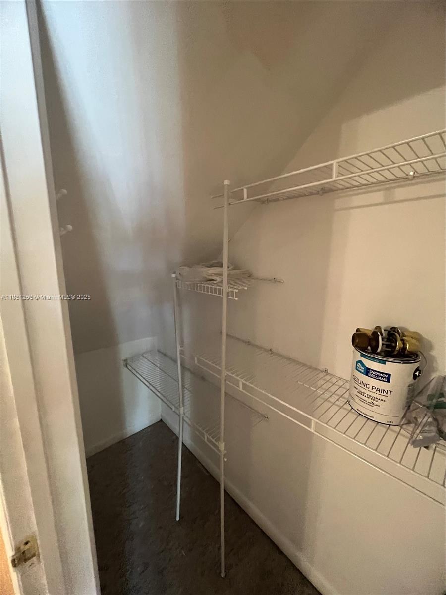 KENDALE LK TOWNHOUSE COND - Residential Lease