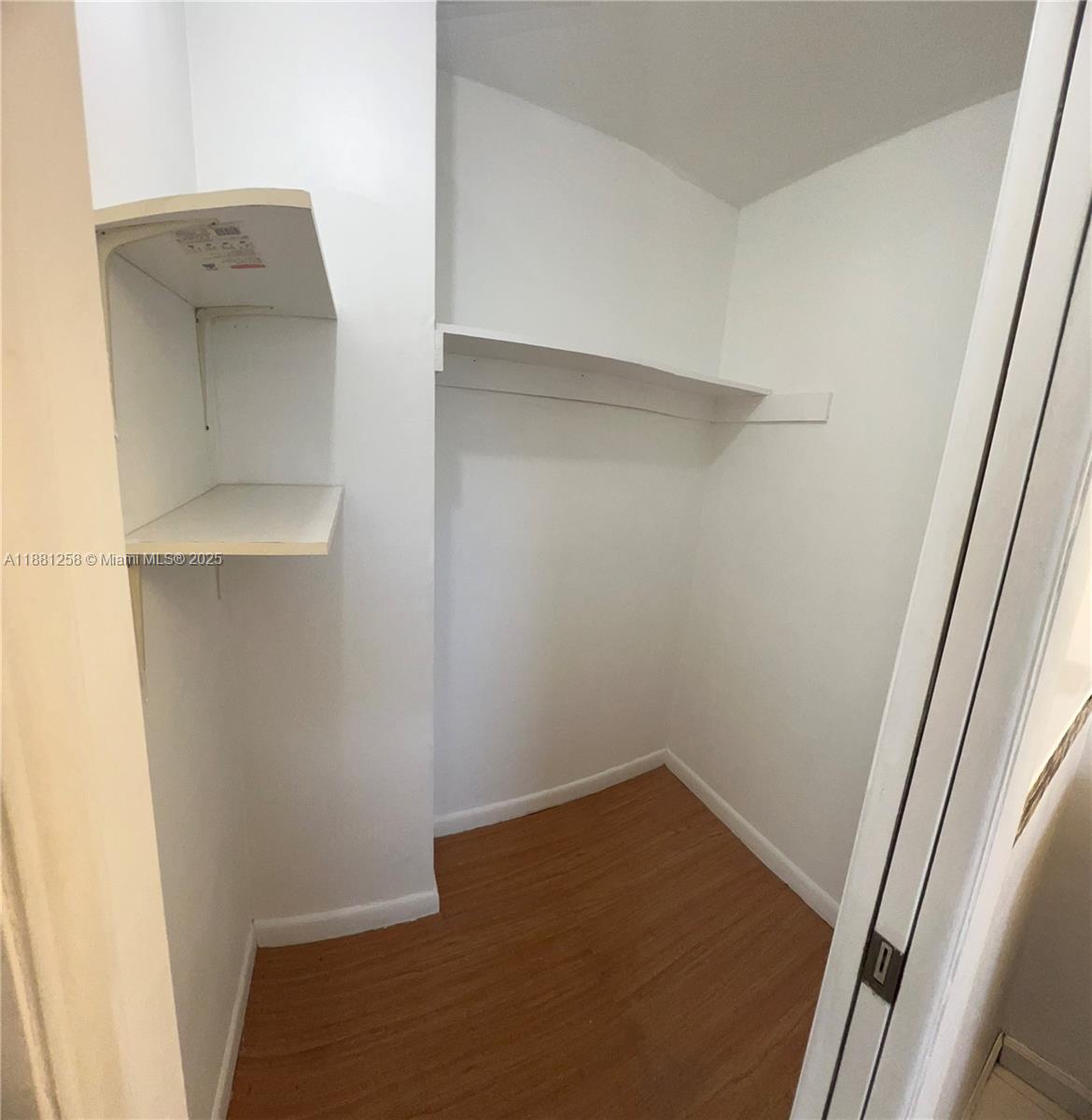 KENDALE LK TOWNHOUSE COND - Residential Lease