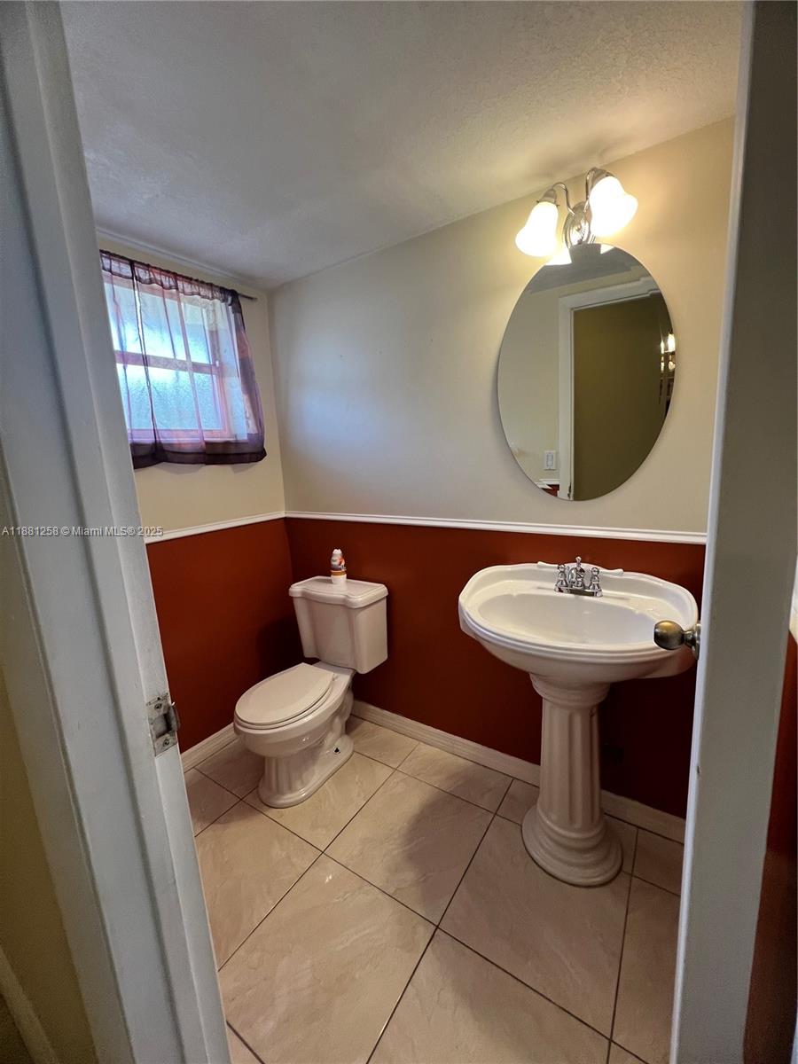KENDALE LK TOWNHOUSE COND - Residential Lease