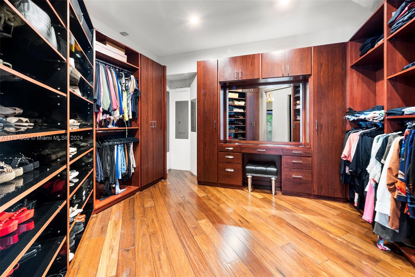 C GABLES RIVIERA SEC 12 - Residential