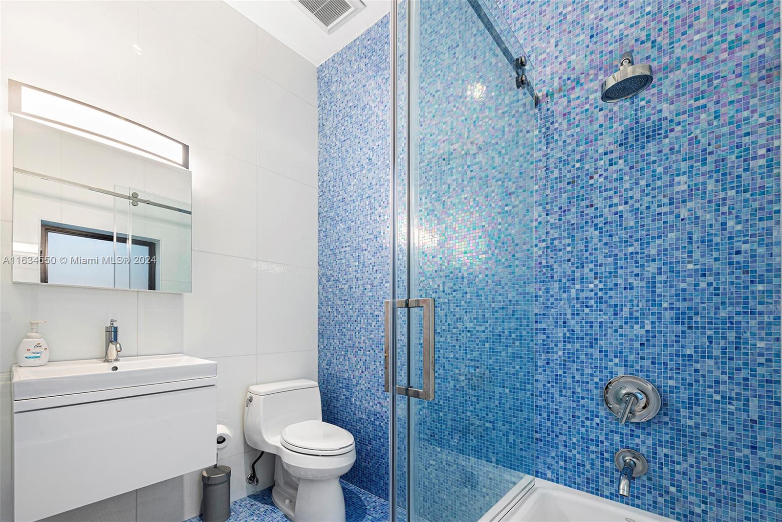 C GABLES RIVIERA SEC 12 - Residential