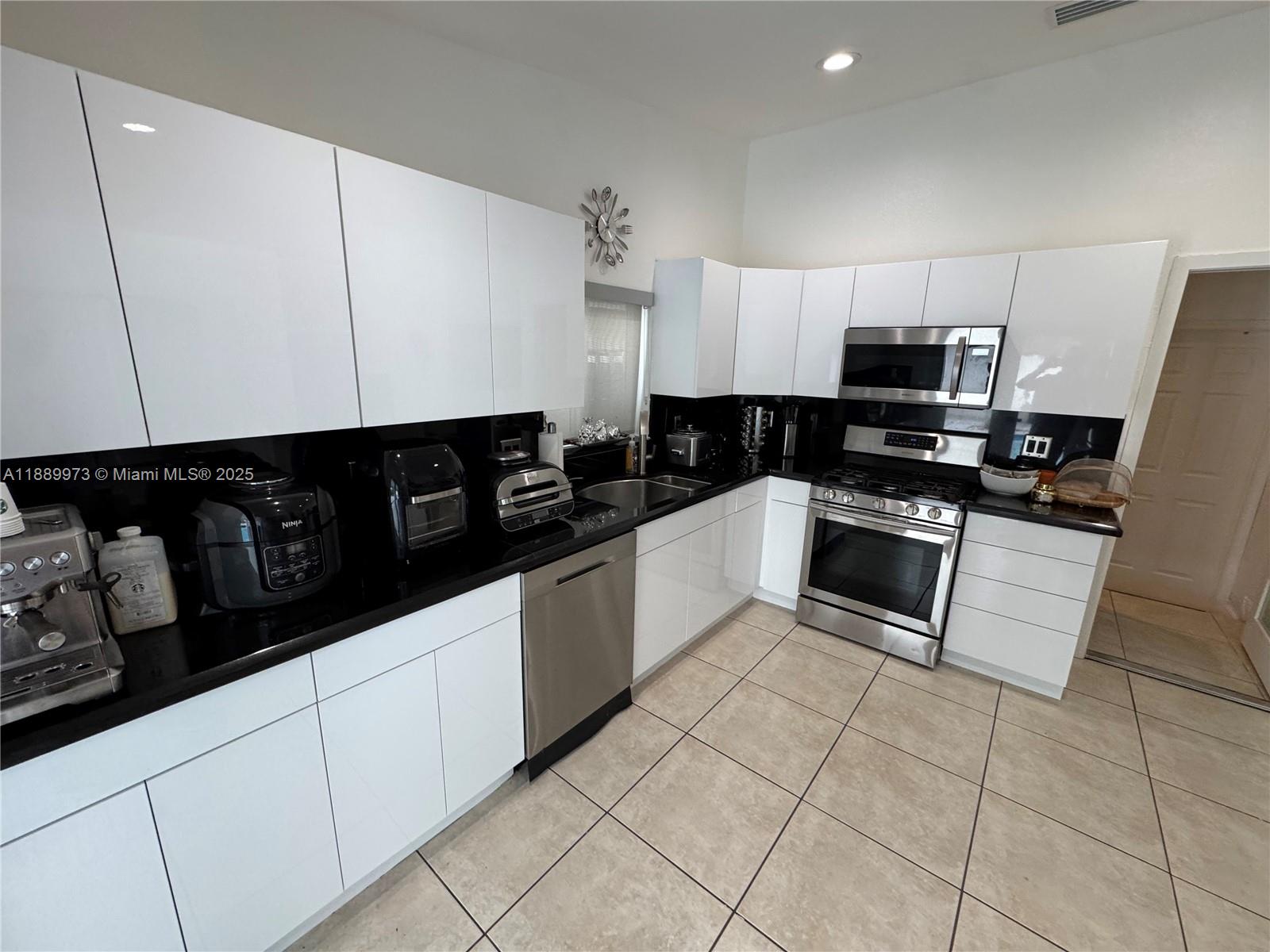 0 SW 176th St