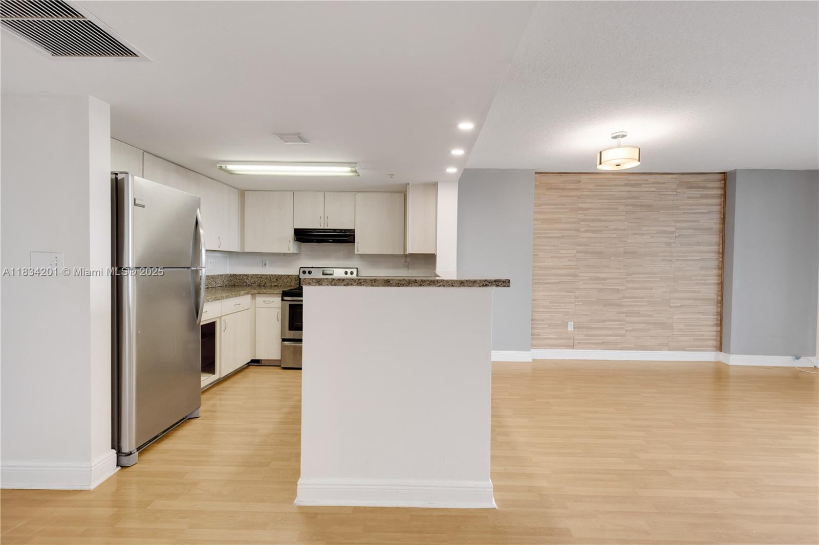 3000 Coral Way 513