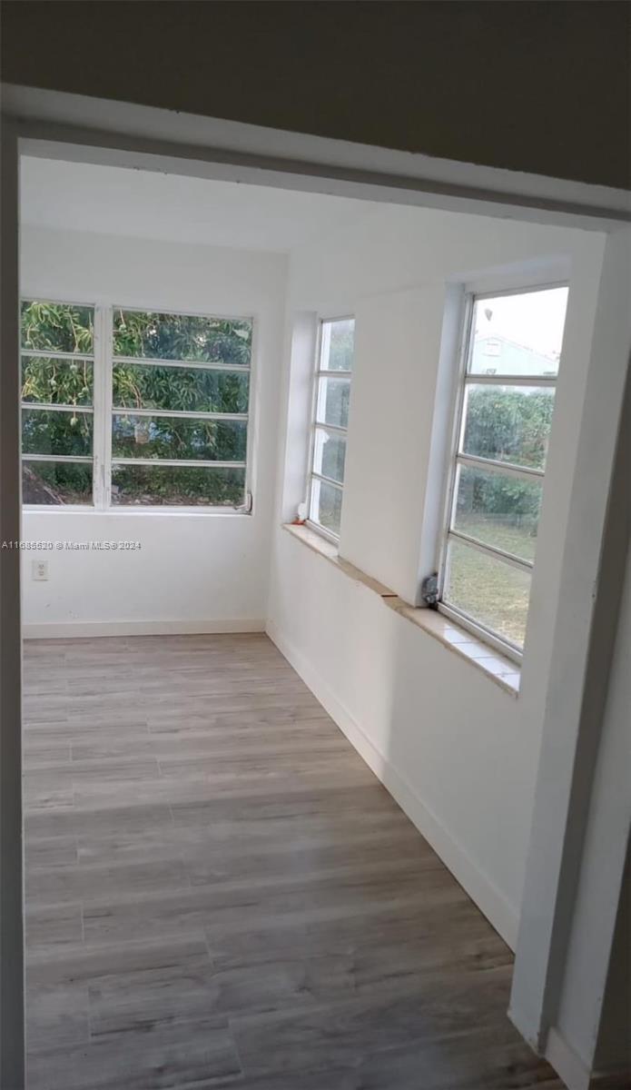 N MIAMI ESTATES - Residential