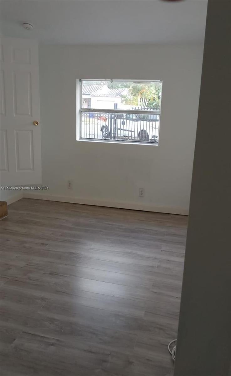 N MIAMI ESTATES - Residential