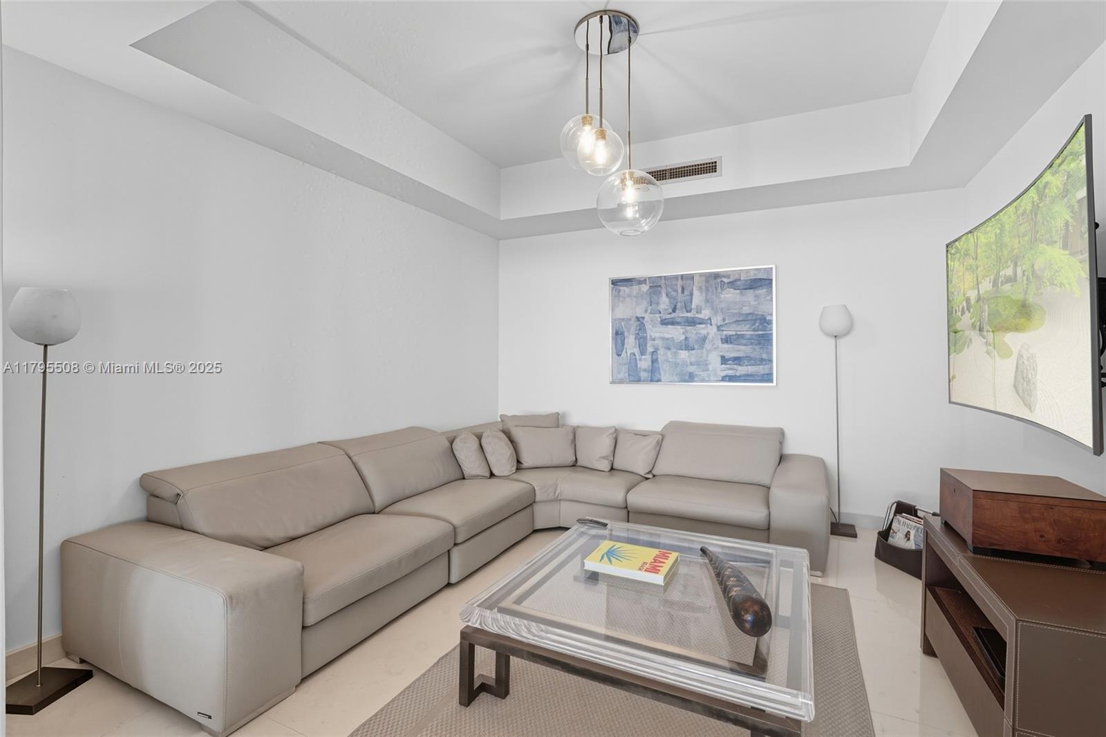 PALAZZO DEL MARE - Residential Lease