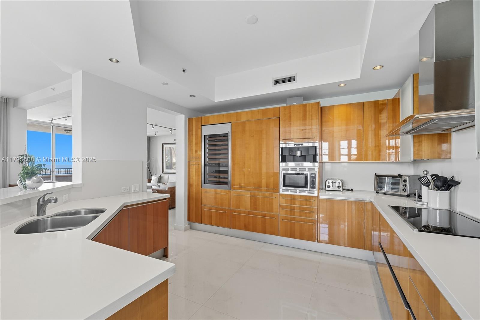 PALAZZO DEL MARE - Residential Lease