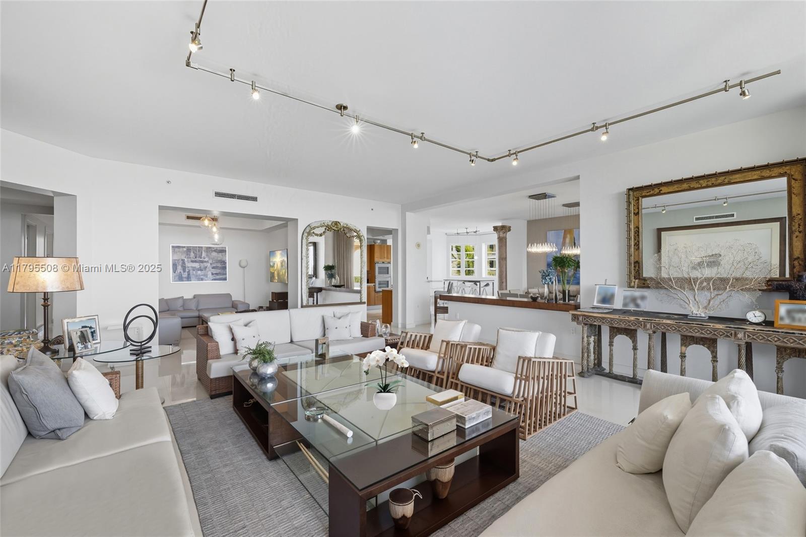 PALAZZO DEL MARE - Residential Lease