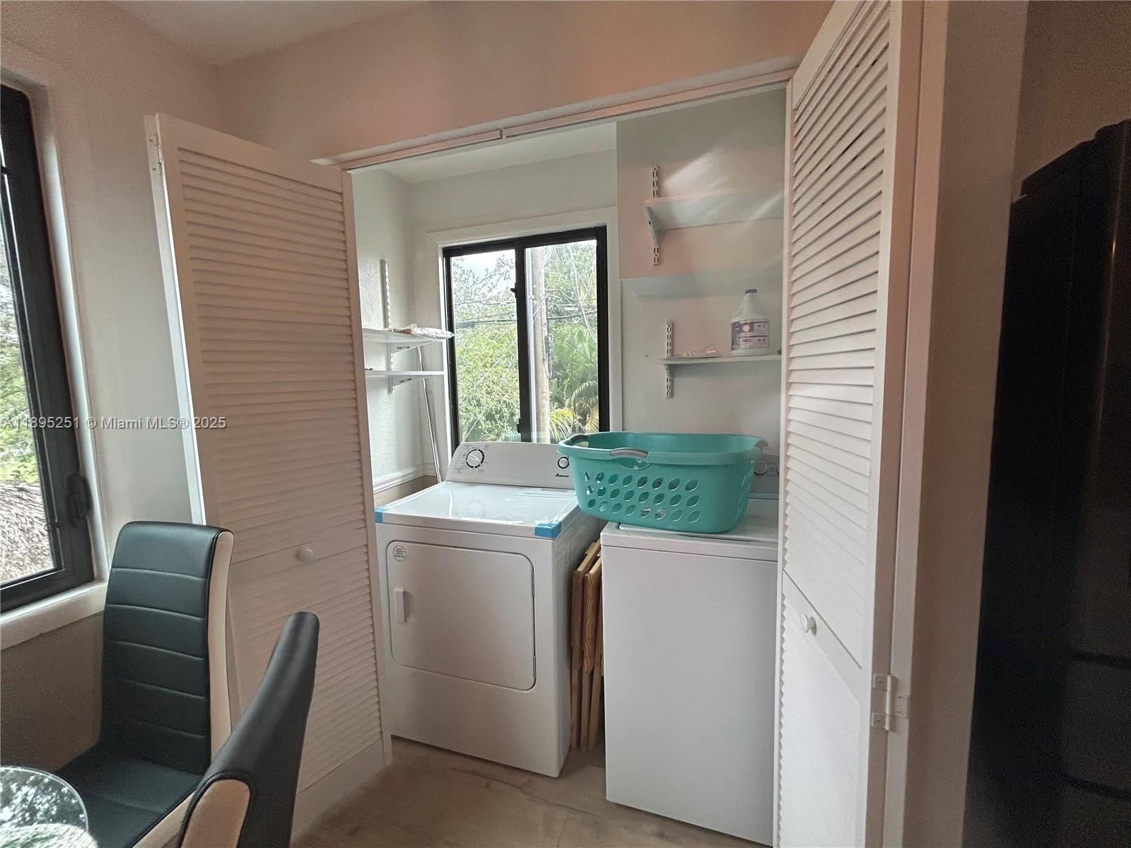 HOLLYWOOD - Residential Lease