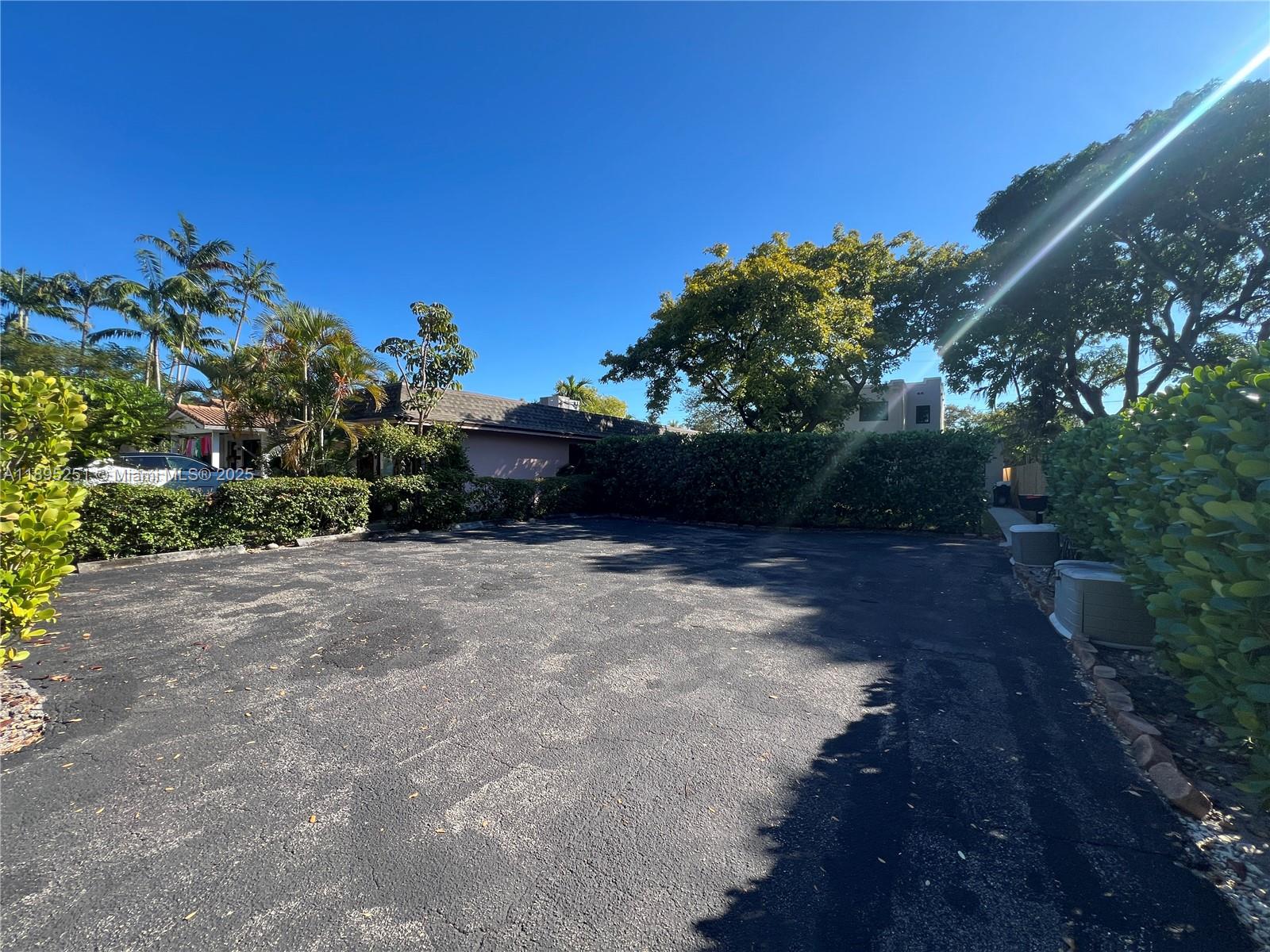 HOLLYWOOD - Residential Lease