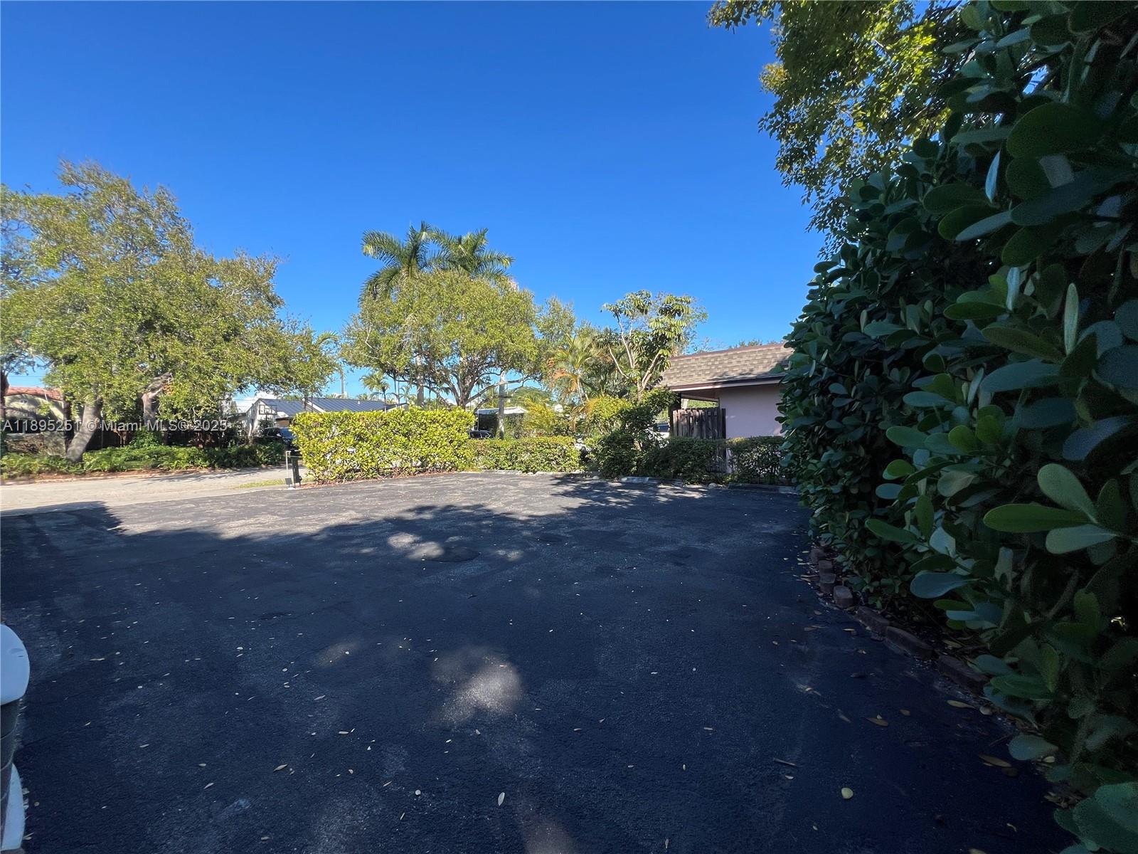 HOLLYWOOD - Residential Lease