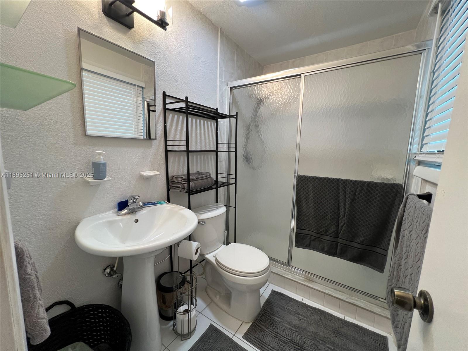HOLLYWOOD - Residential Lease