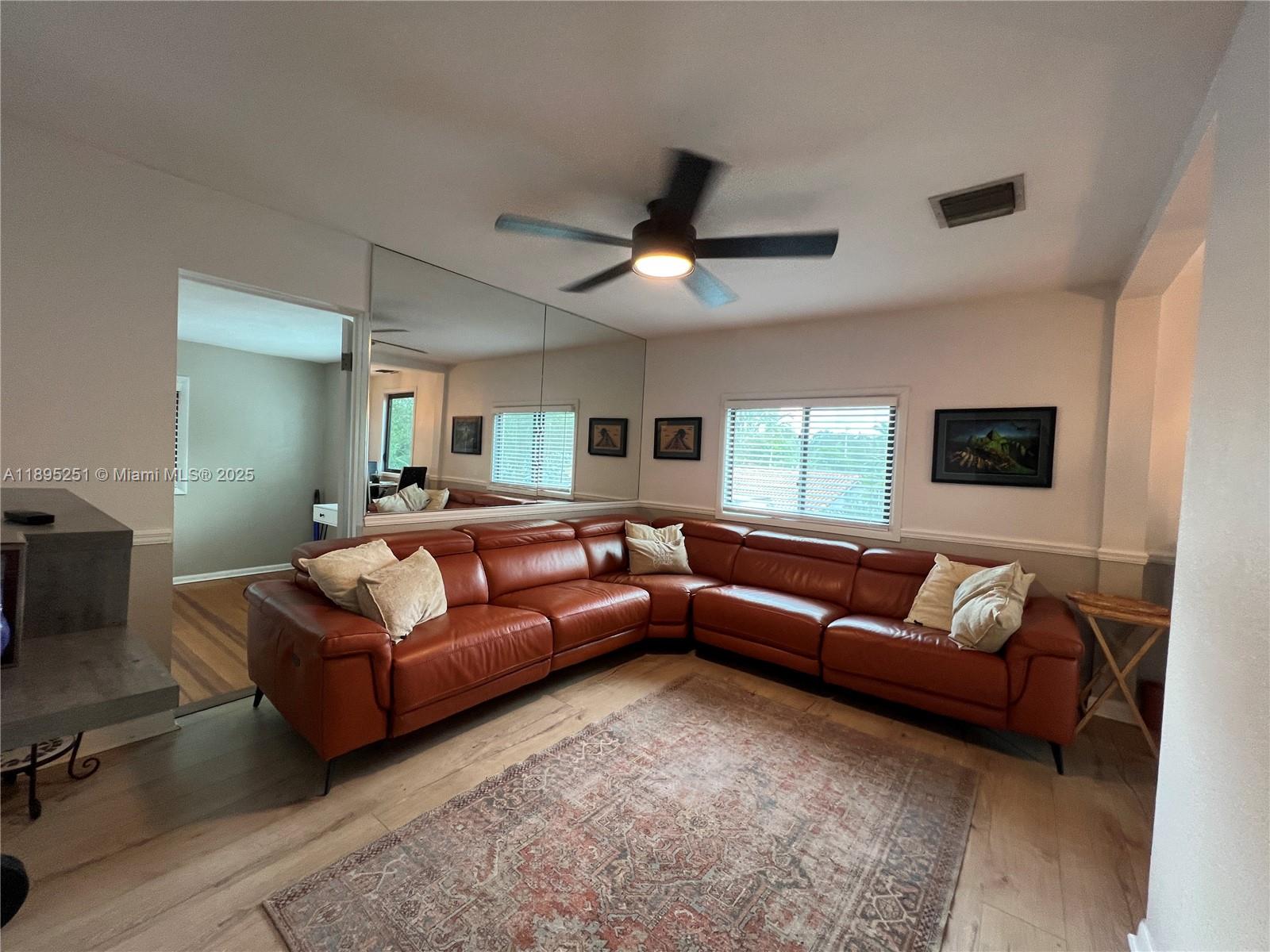 HOLLYWOOD - Residential Lease
