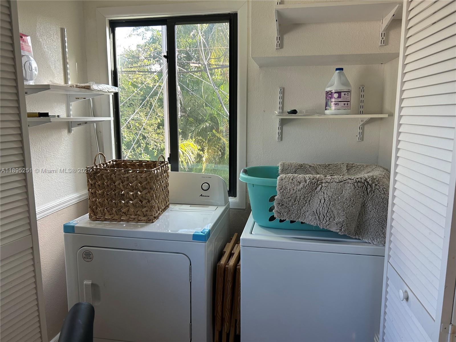 HOLLYWOOD - Residential Lease