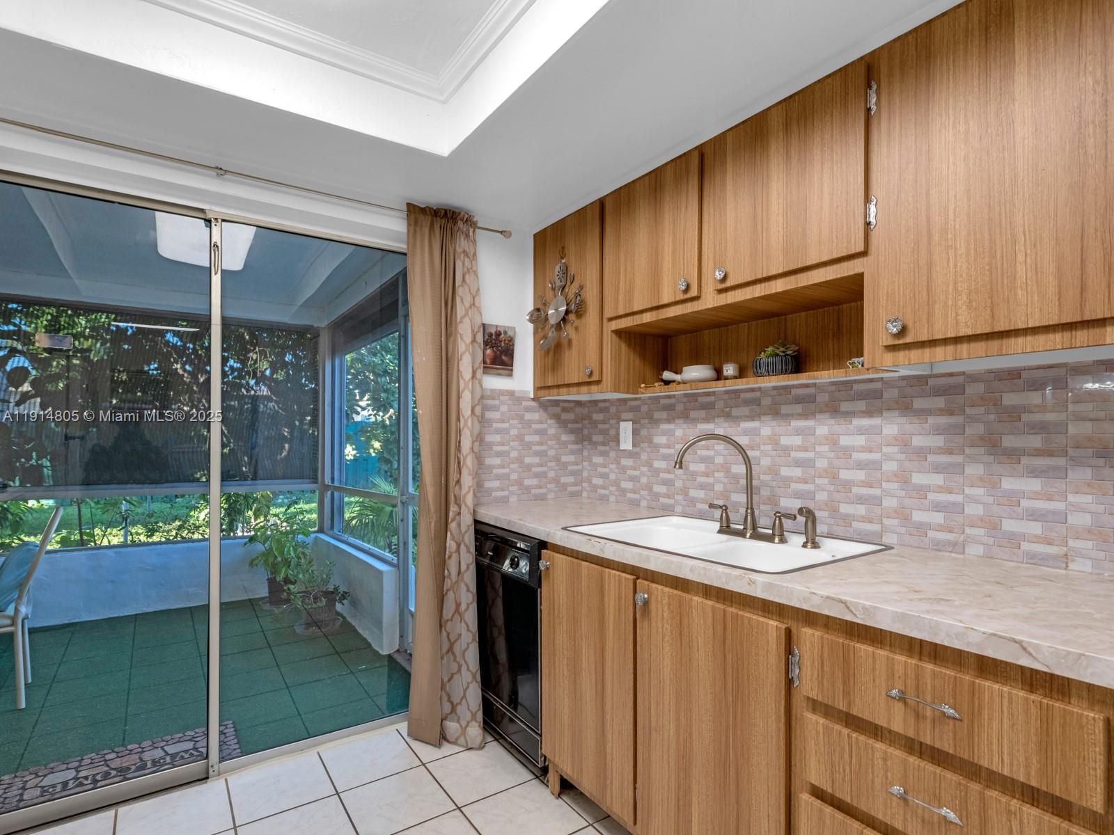 SUNRISE GOLF VILLAGE SECO - Residential