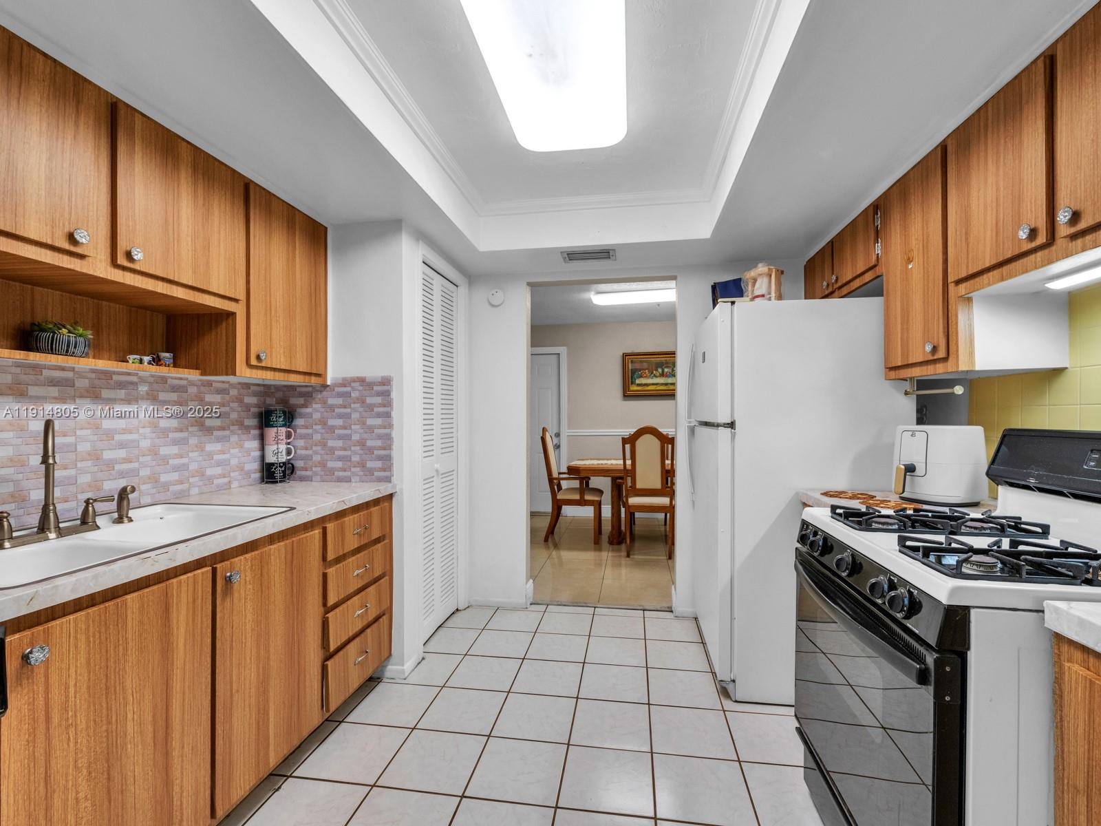 SUNRISE GOLF VILLAGE SECO - Residential