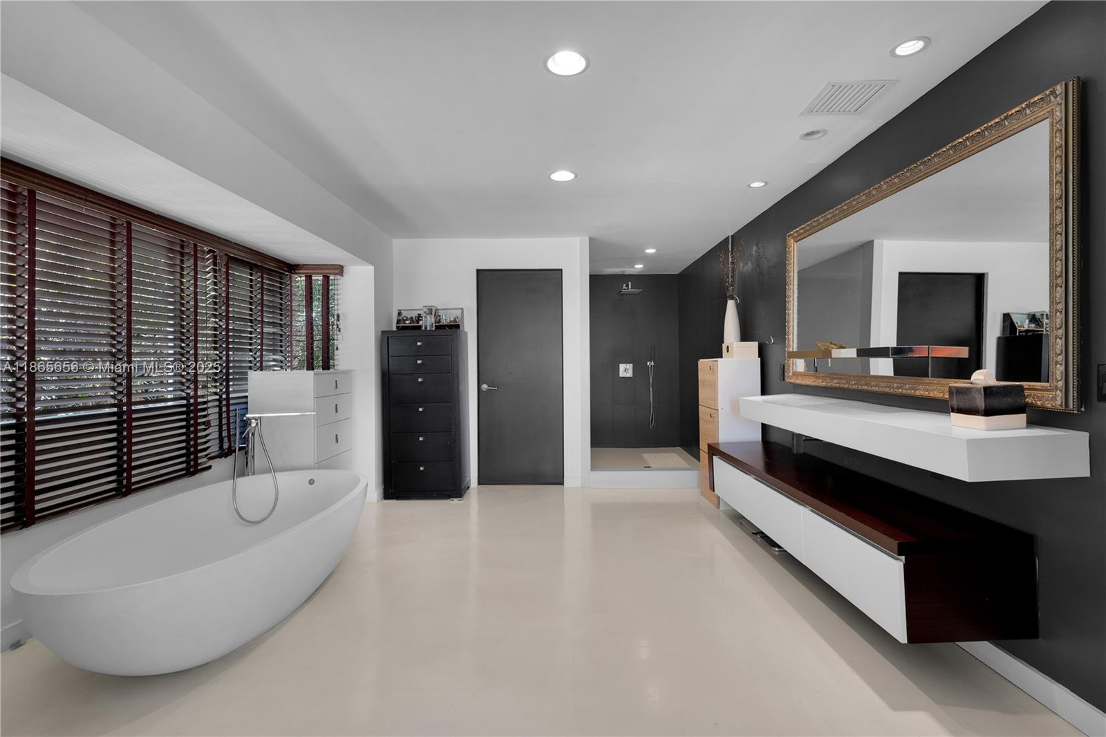 BISCAYNE ISL - Residential