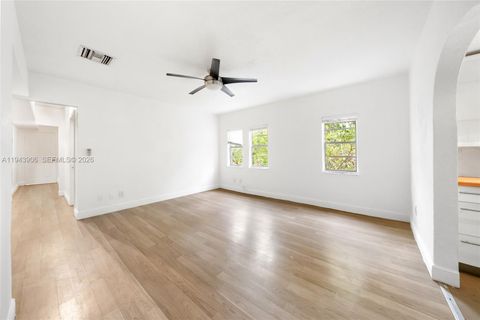 3262 Elizabeth St 4 Miami FL 33133