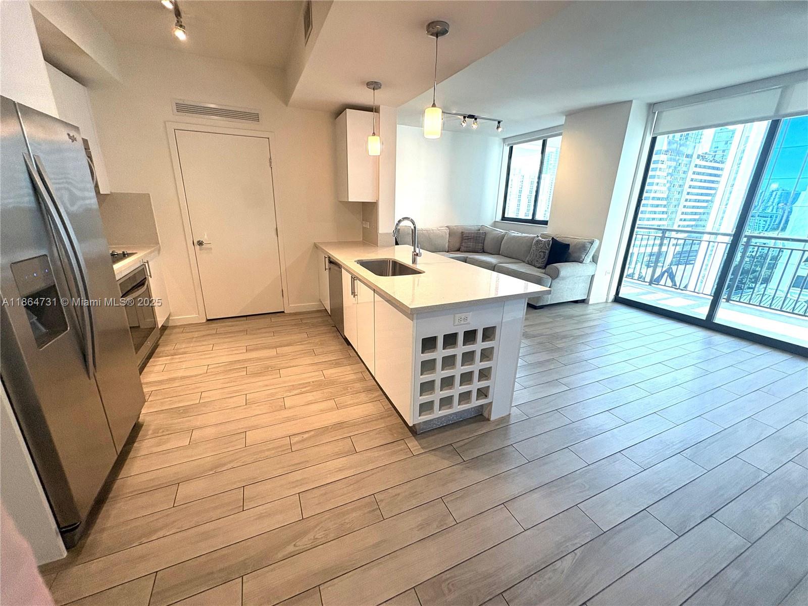 999 SW 1st Ave 1615