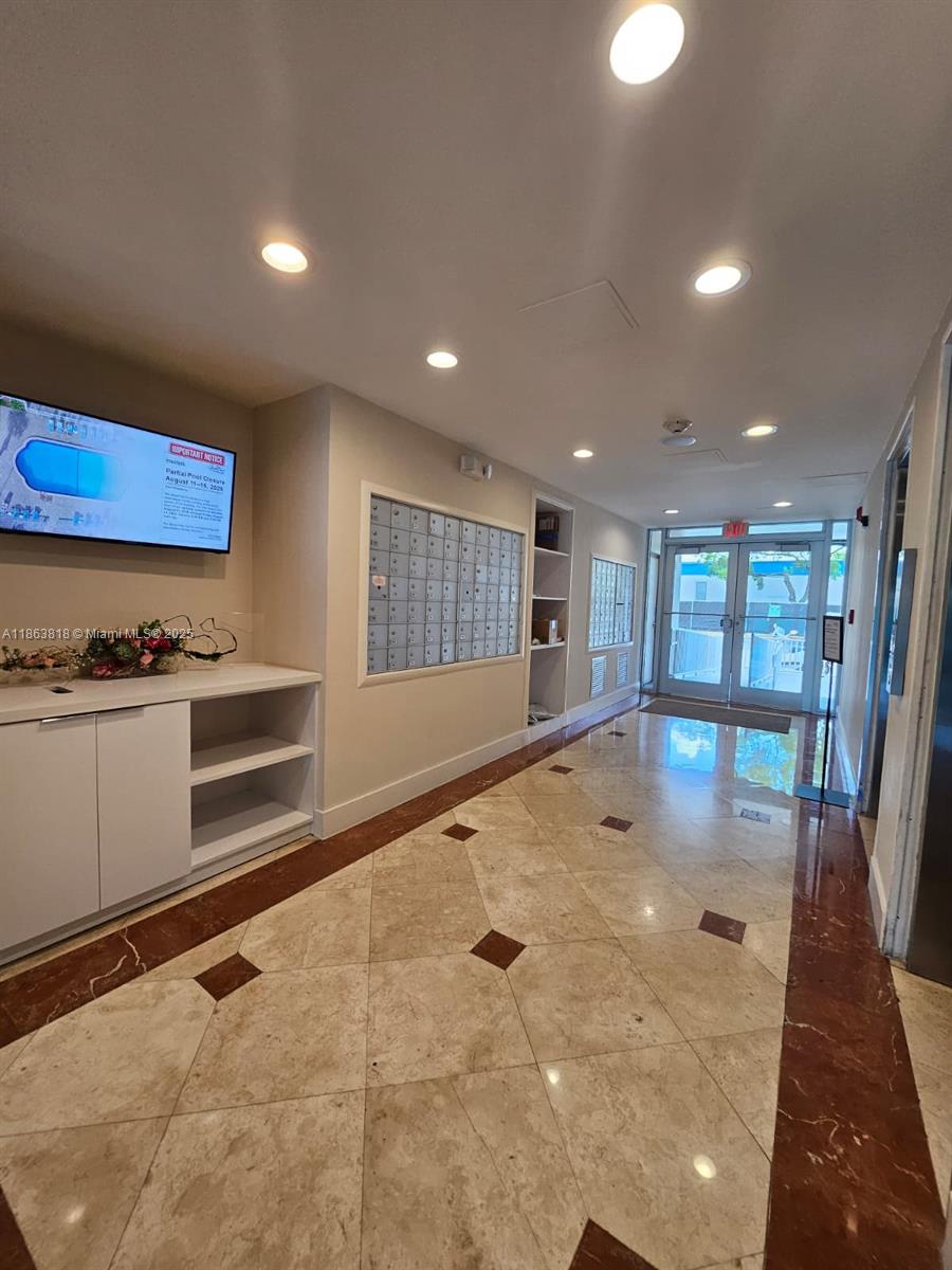 1455 N Treasure Dr 7G