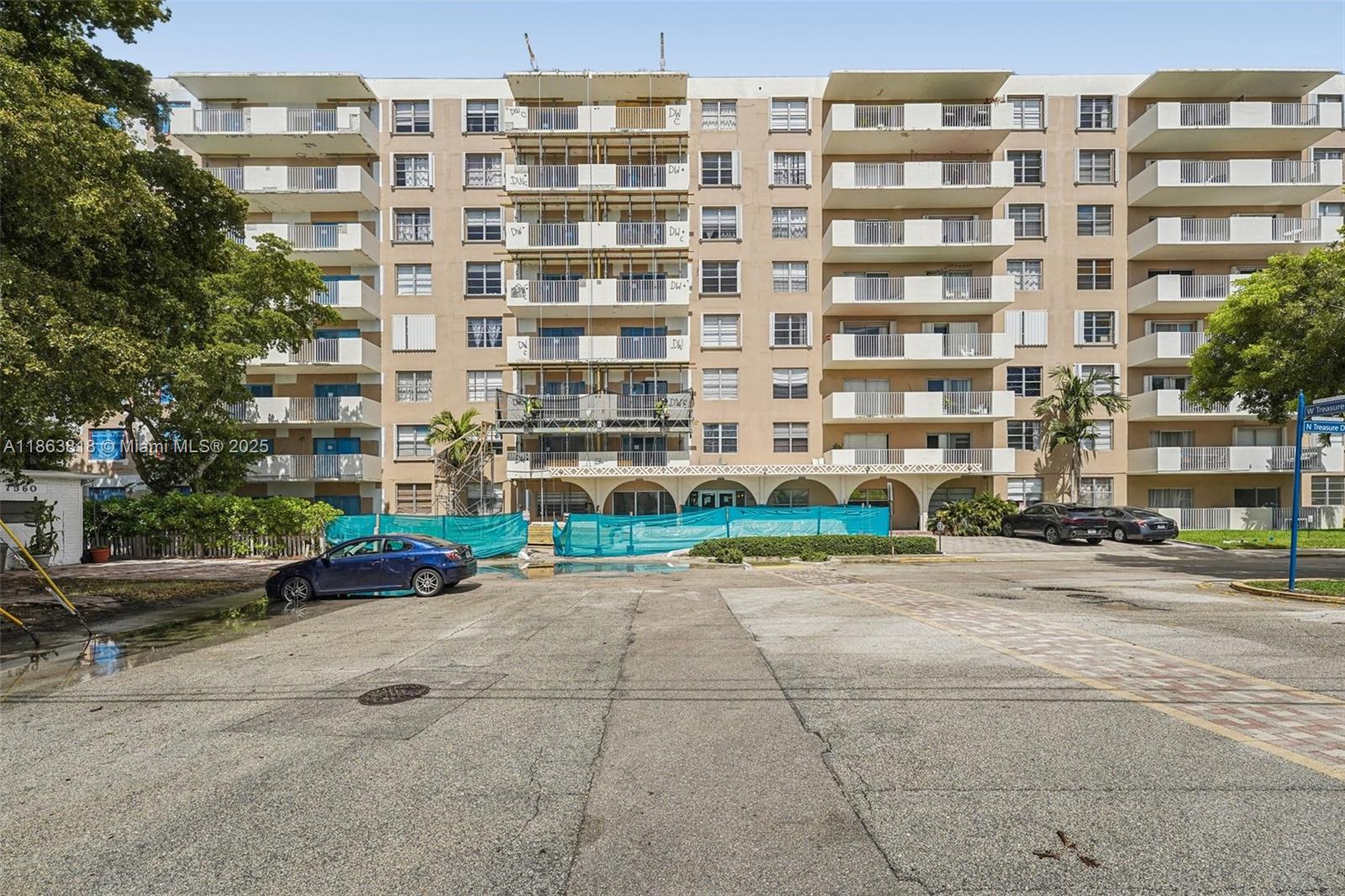 ISLAND PLACE AT NORTH BAY - Residential