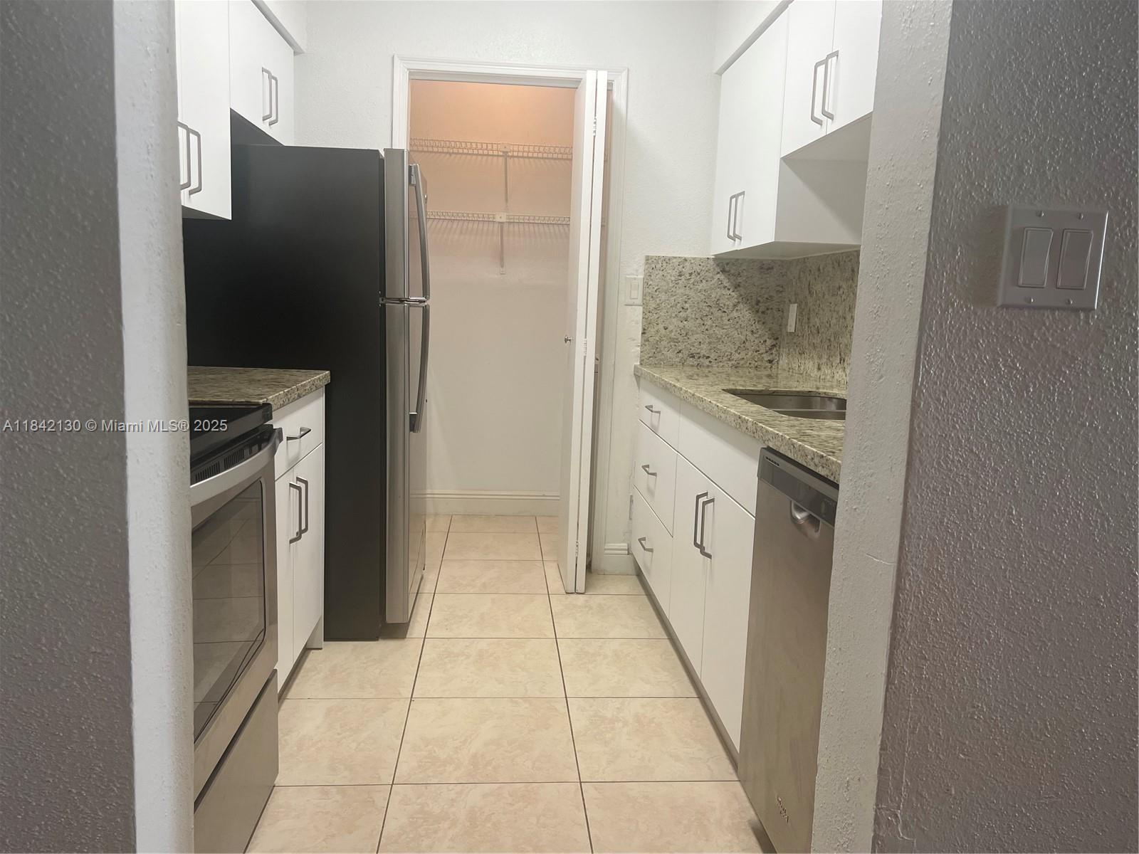 Great opportunity to rent this impeccable one-bedroom apartment. Stainless steel appliances, granite countertops. in unit washer and dryer and lots of storage. Property is occupied until July 30th. Showings by appointment only.