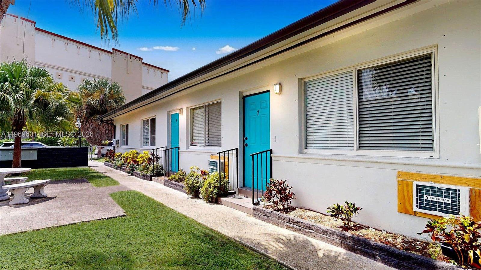 SILVER BLUFF EST SEC C - Residential Lease