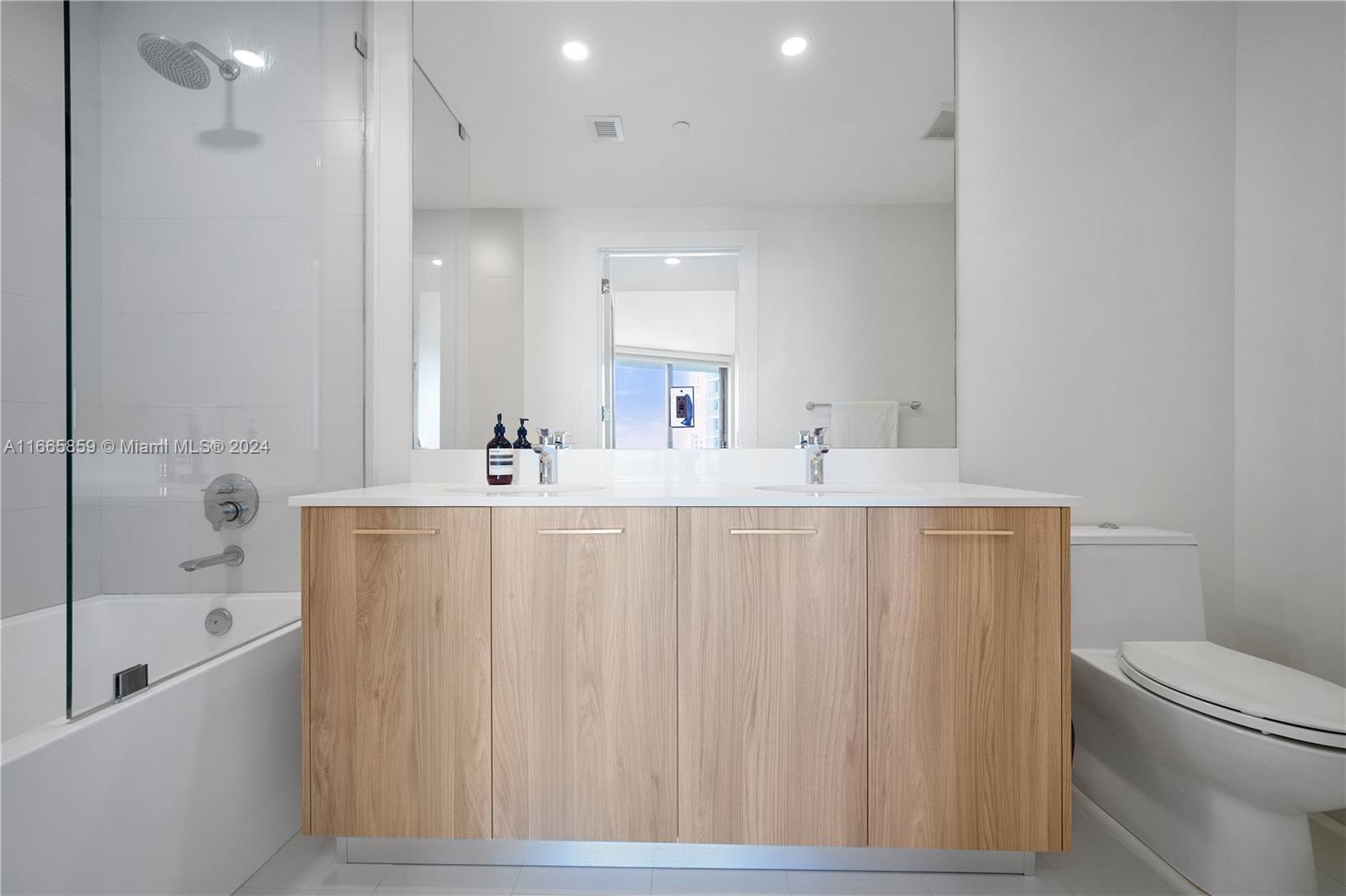 PARAISO BAYVIEWS CONDO - Residential