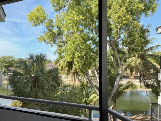 VERABELLA FALLS CONDO - Residential Lease