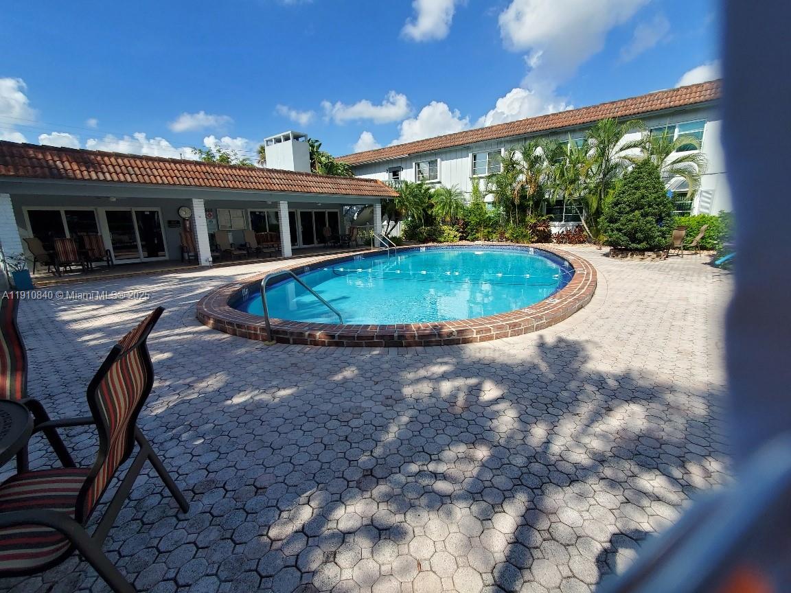 OAKLAND GROVE VILLAGE CON - Residential