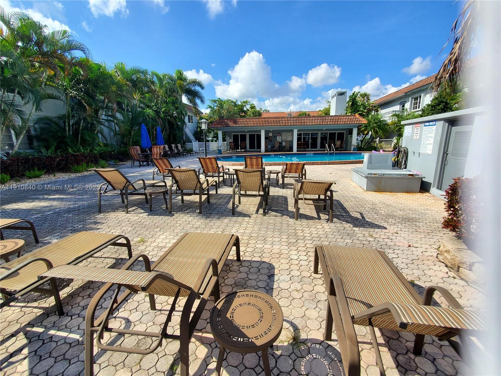 OAKLAND GROVE VILLAGE CON - Residential