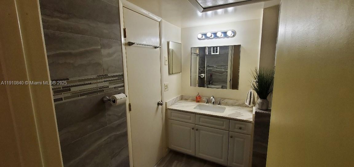 OAKLAND GROVE VILLAGE CON - Residential