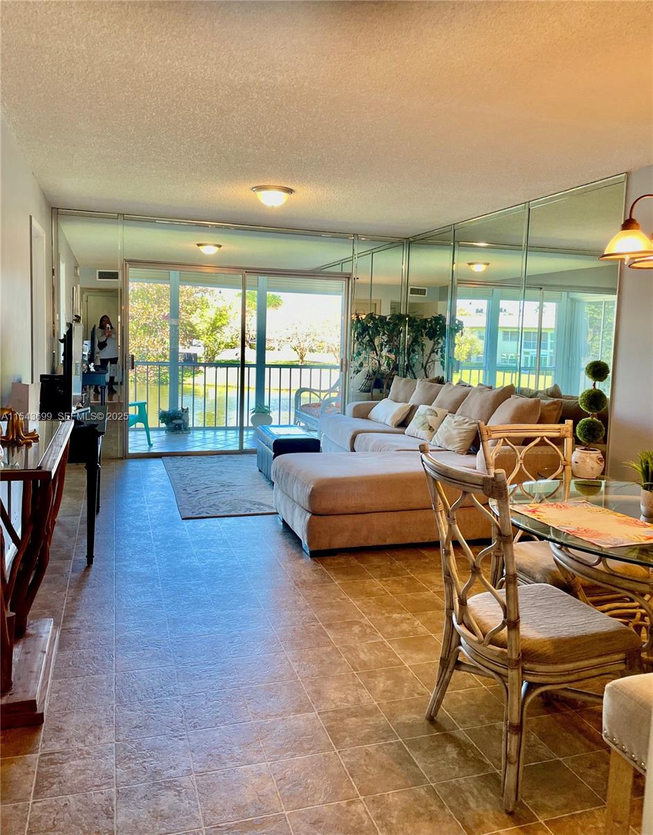 NASSAU VILLAGE WYNMOOR CO - Residential